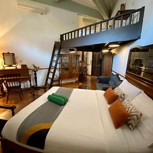 Kamer met een Queen Size Bed